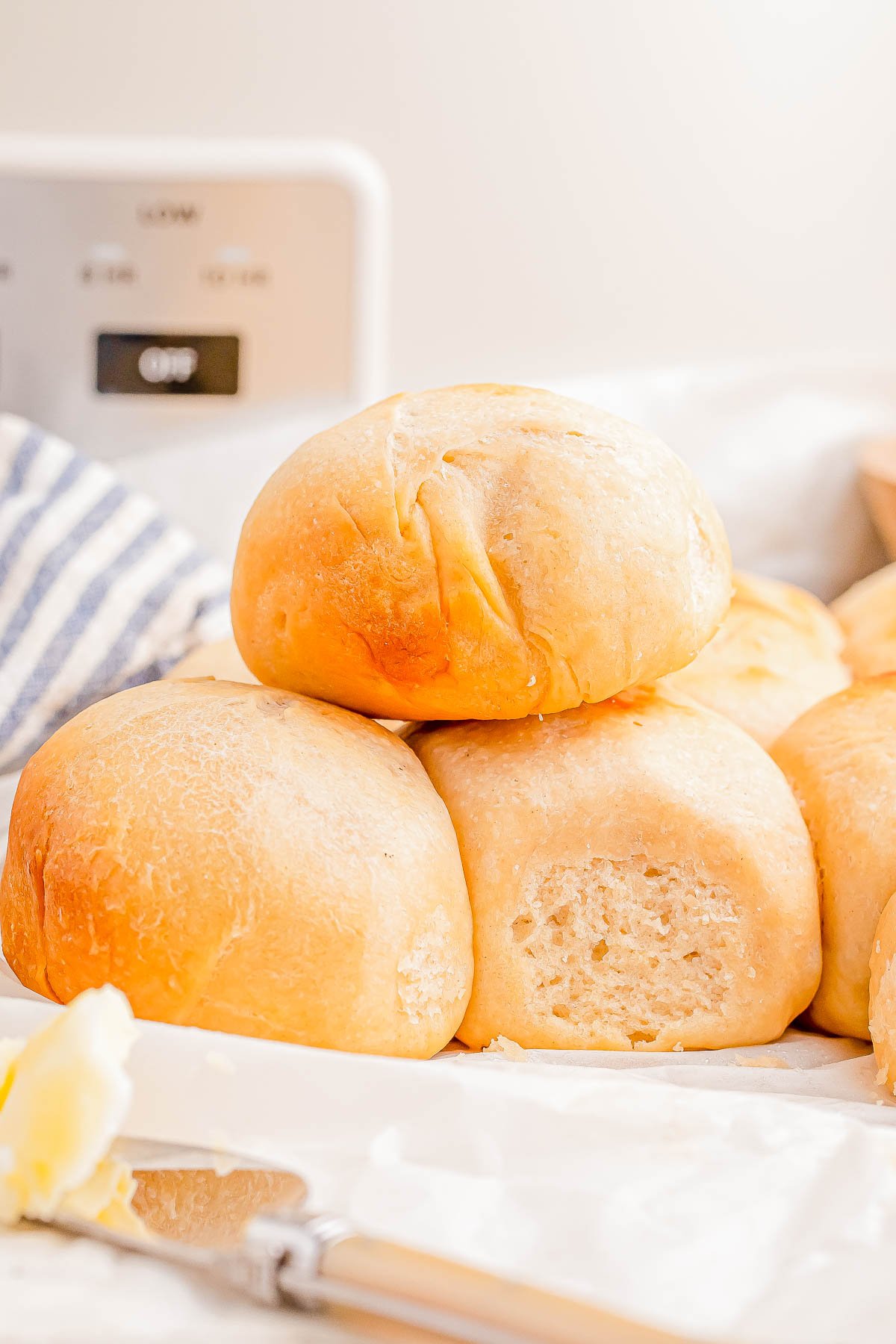 Healthy Side Dishes.- No-Knead Slow Cooker Dinner Rolls 1